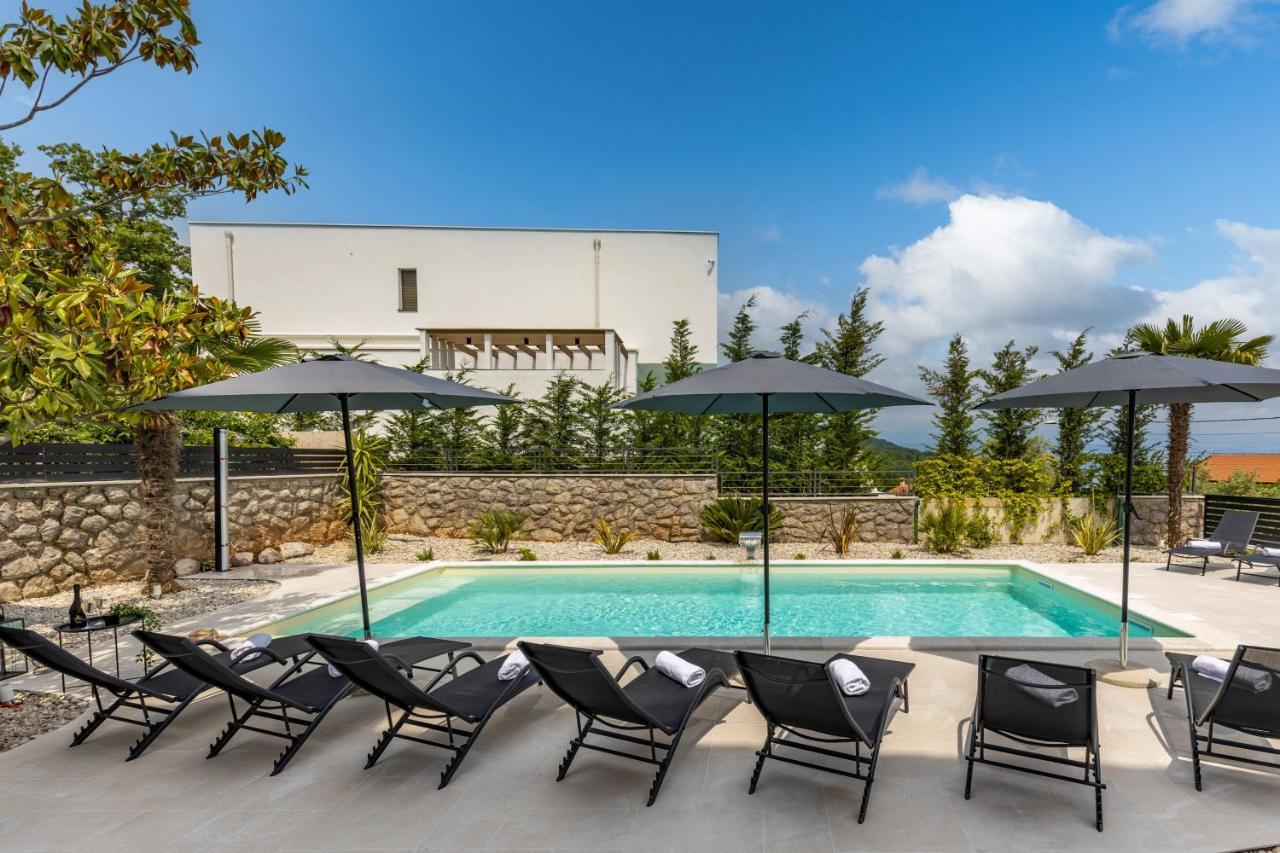Villa Adriatic, Apartment Rebecca With Heated Swimming Pool, Sew View, Childrens Playground Ičići Buitenkant foto